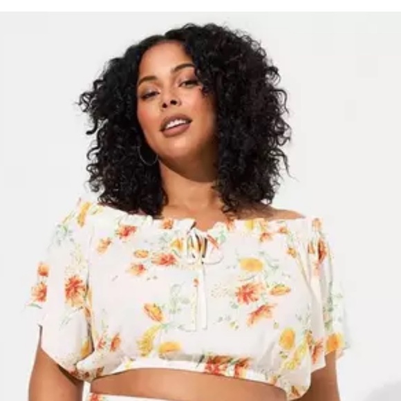 New With Tag Torrid Floral Print off the shoulder Crop Top - Picture 1 of 4